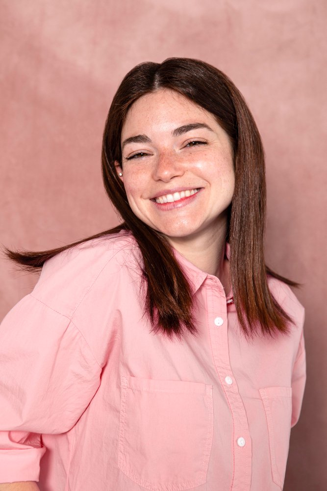medium-shot-smiley-woman-portrait
